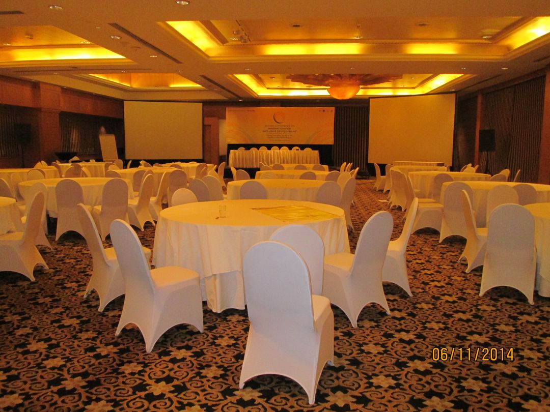 Sewa Meja Bulat Murah untuk Acara | Elegan & Berkualitas – Zein Event Production - Gambar 11