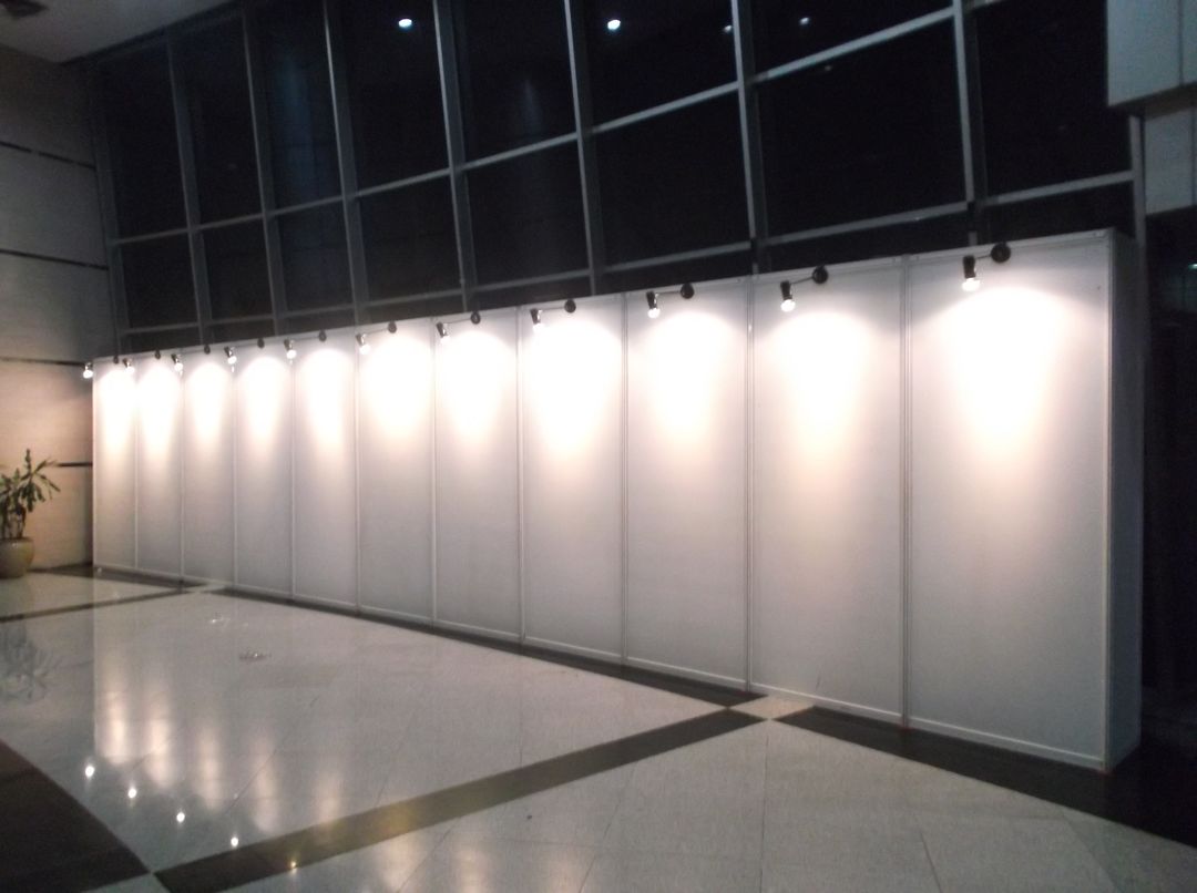 Sewa Panel Foto Partisi R8 - Gambar 3