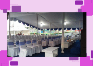 "Dekorasi plafon tenda elegan untuk acara resepsi outdoor