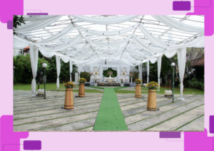 Proses pemasangan tenda roder besar dengan lighting dekoratif